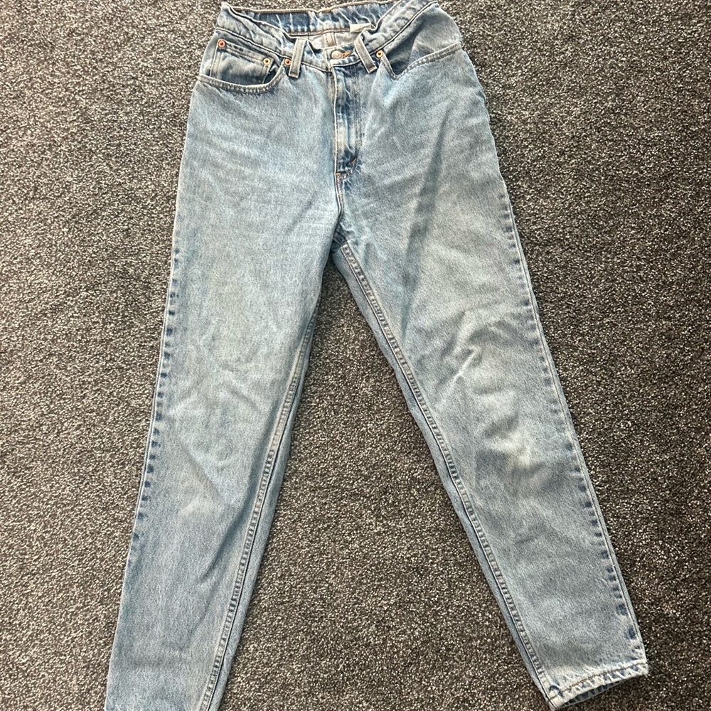 Vintage Levi's 512 high-waisted straight-leg light wash blue jeans 25